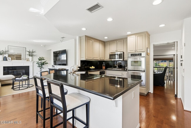 Building Photo - 2485 Waldemar St