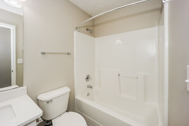 Building Photo - 1365 Camelia St