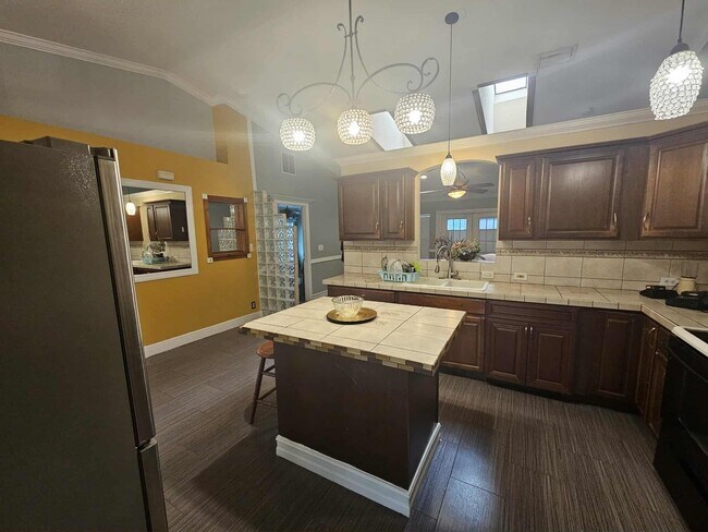 Building Photo - 3641 SW Parsons St