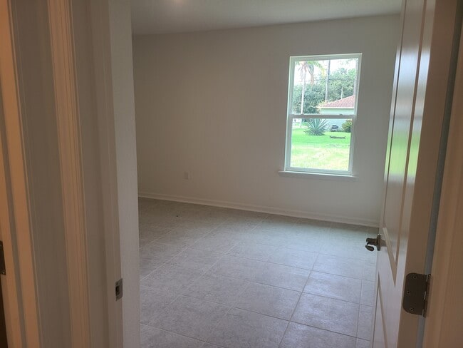 Building Photo - 61 Rickenbacker Dr