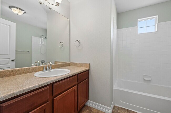Building Photo - 6914 Dusty Miller Way