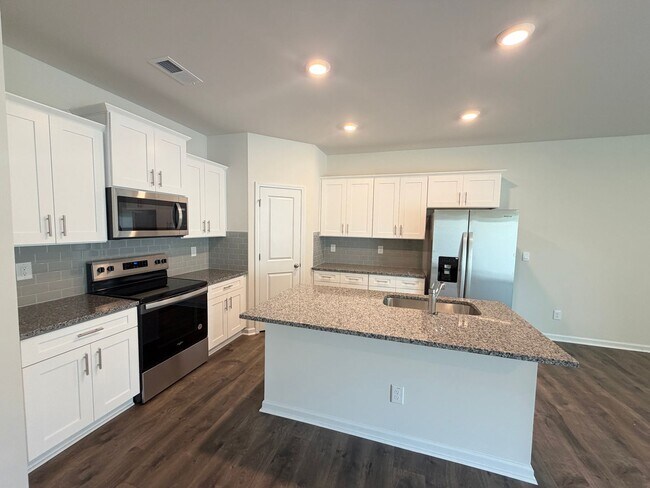 Building Photo - Gibsonville / Townhome