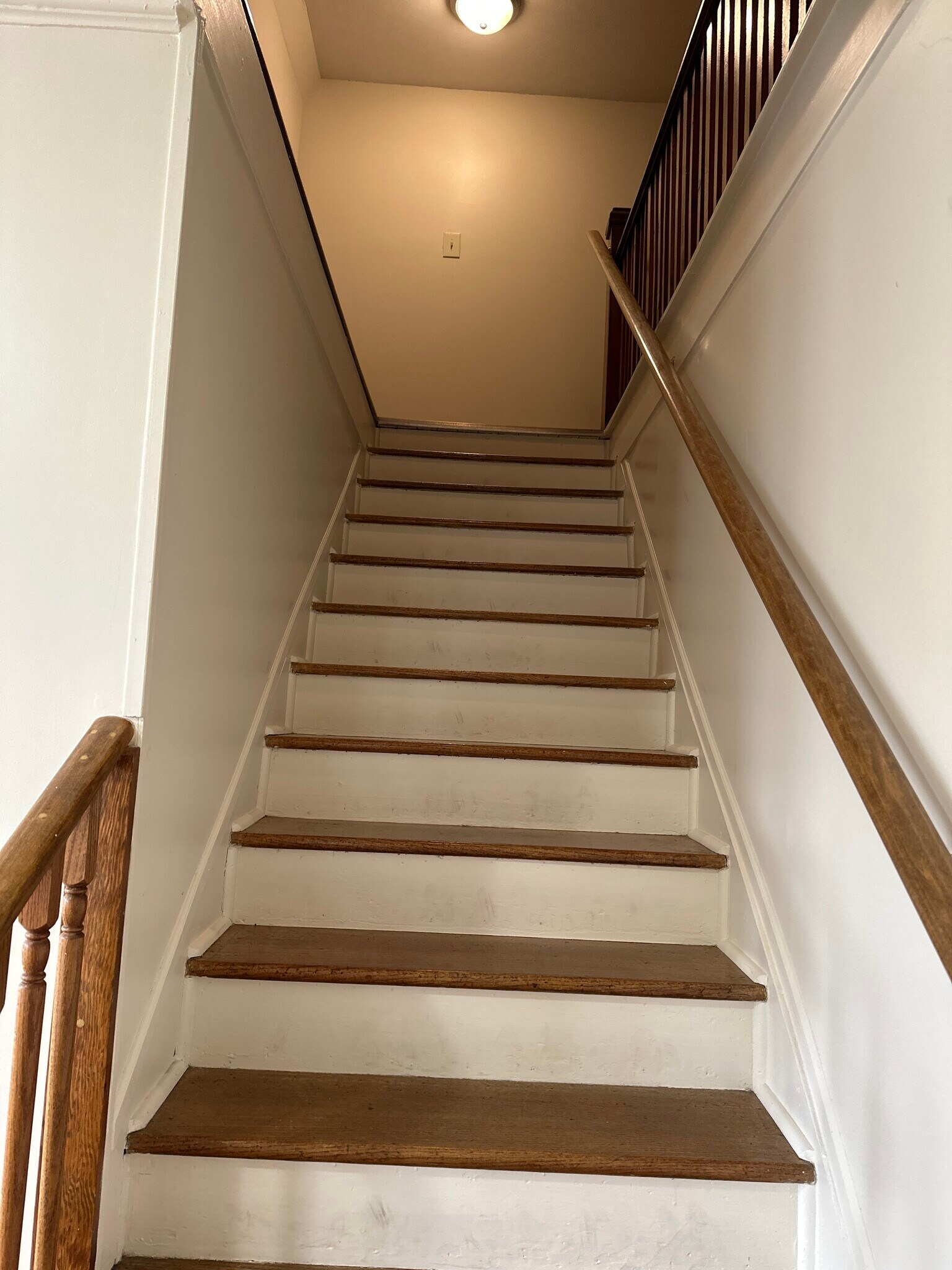 Building Photo - 205 Unaka St