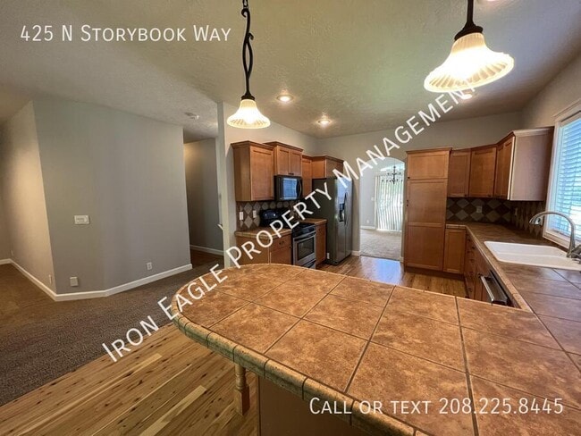 Building Photo - 425 N Story Book Way