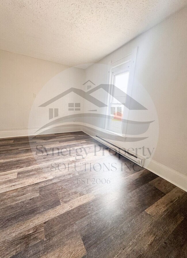 Building Photo - Lamberton Ave 21