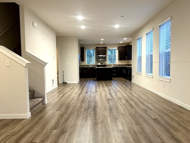 Building Photo - 12915 20th Dr W