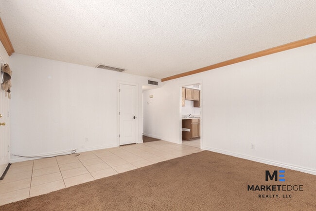 Building Photo - 2Bed/2Bath House at 24th St/Baseline! Appl...