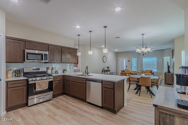 Building Photo - 360 Hector Porras Dr