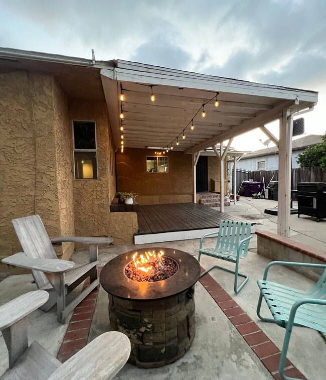 Building Photo - Spacious 2/2 Home for rent in Long Beach!