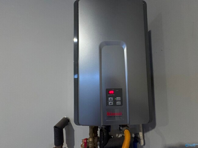 Building Photo - 136 Iberville St