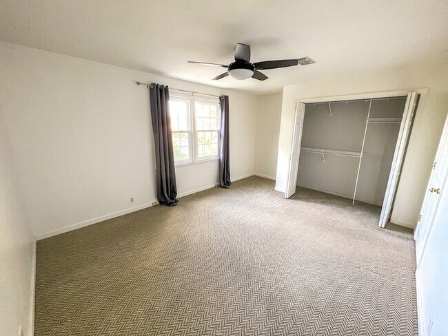 Building Photo - 1716 Linden Ave