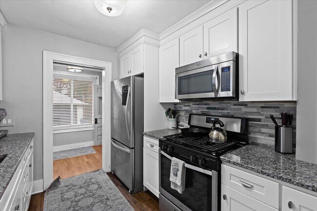 Building Photo - 575 E Lewiston Ave