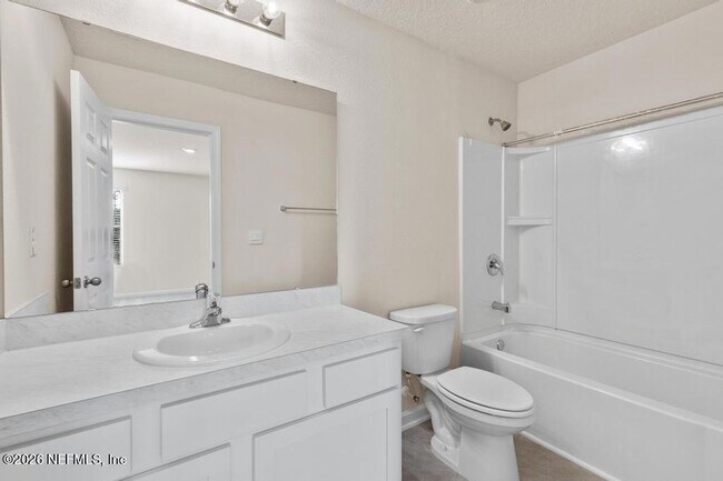 Building Photo - 21 Temple Dr