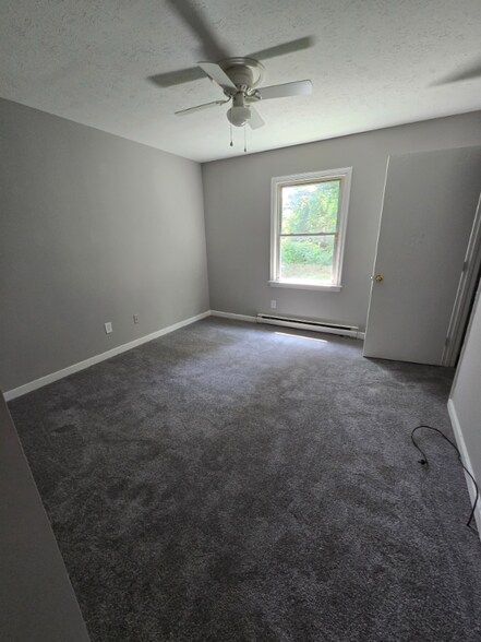 Building Photo - 5 N Fern Ave