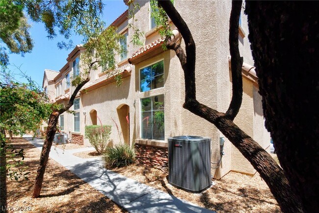 Building Photo - 8401 Tiger Woods Ave