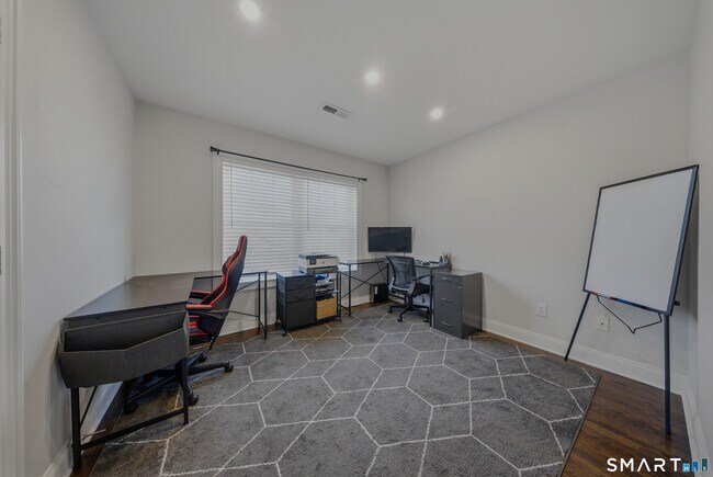 Building Photo - 145 Brentwood Ave