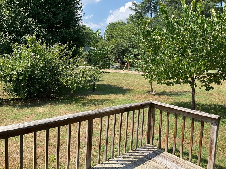 Building Photo - 142 Birdwood Ct