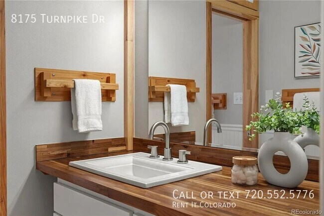 Building Photo - 8175 Turnpike Dr