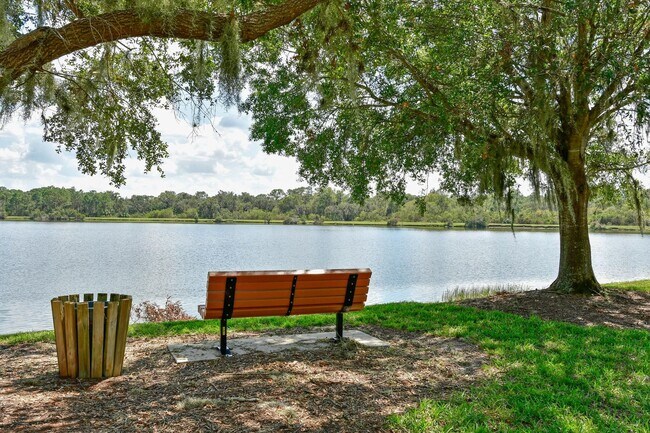 Building Photo - Impeccably Maintained Home in Summerfield Village - Lakewood Ranch!