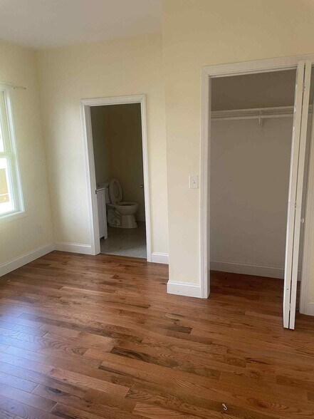 Building Photo - 6 Millet St