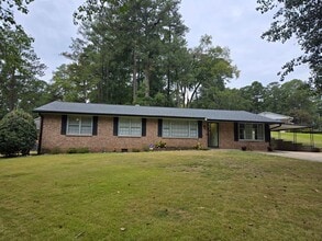 Building Photo - 613 Westbury Dr