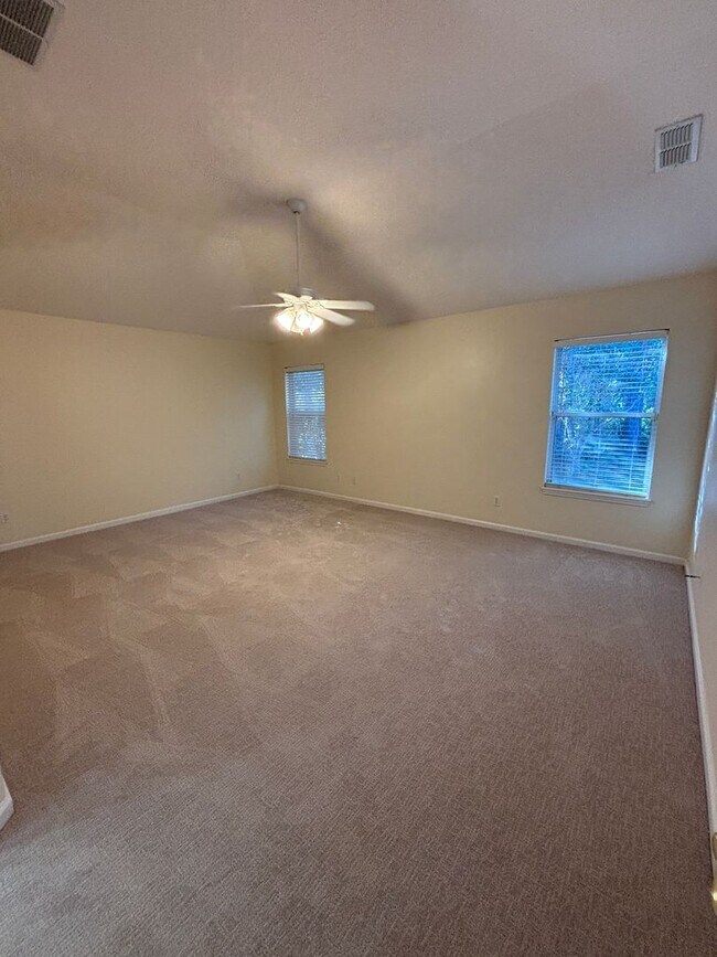 Building Photo - Beautiful Johns Creek Family Home