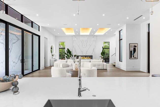Building Photo - 2085 Vitex Ln