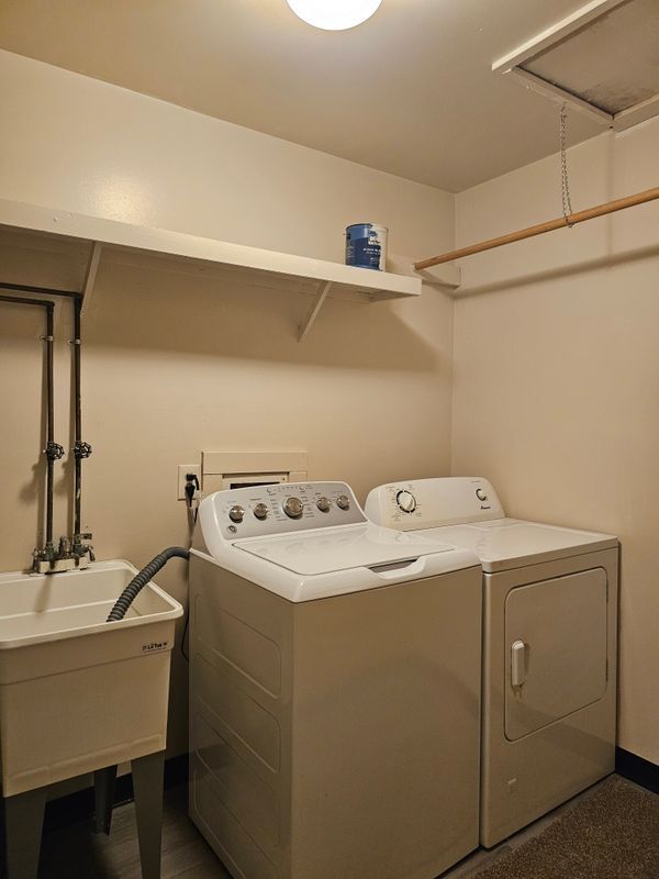 Building Photo - 29936 Utica Rd