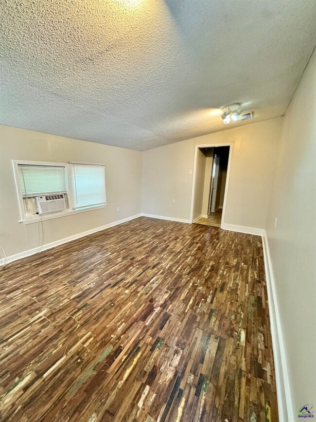 Building Photo - 102 Varee Dr
