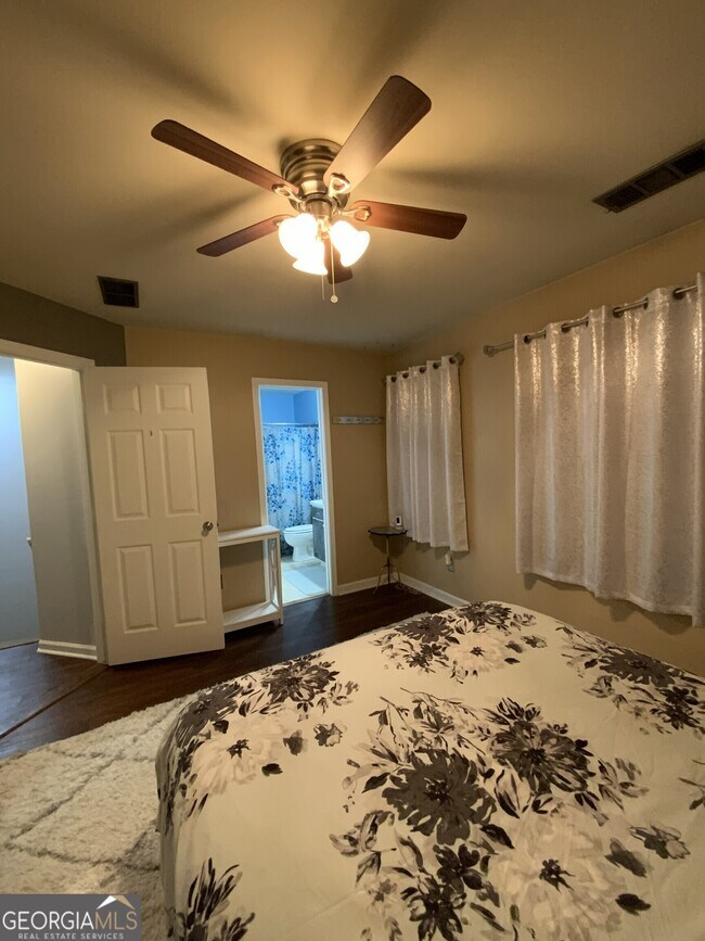 Building Photo - 4734 Autumn Rose Trail
