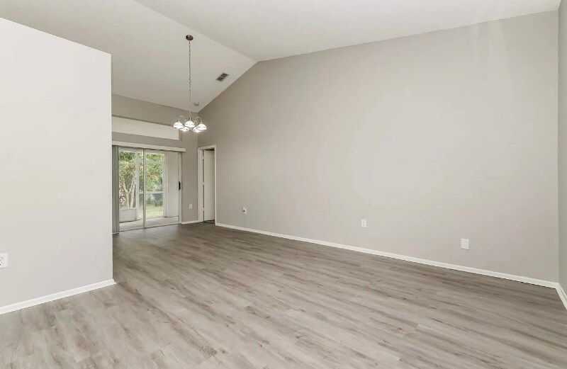 Building Photo - 7371 Box Elder Dr