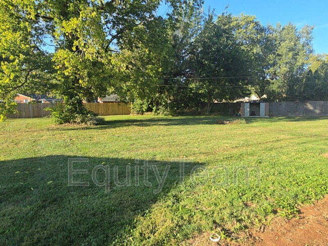 Building Photo - 3521 Mary Ann Dr