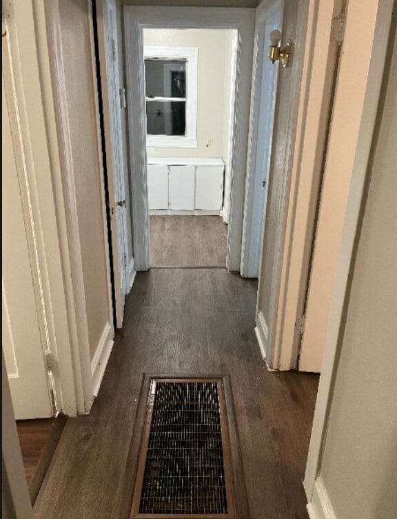 Building Photo - 342 W 10th St