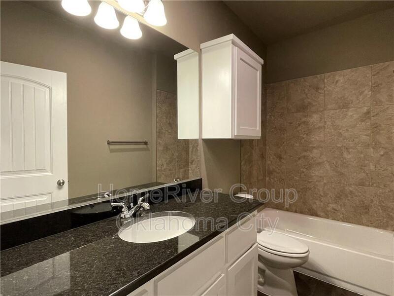 Building Photo - 1001 SW 91st St