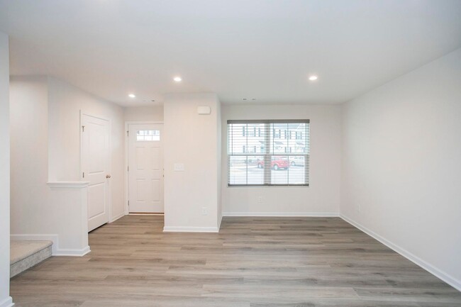 Building Photo - Beautiful Townhome in Antioch!