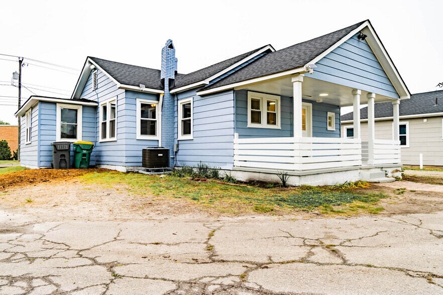 Building Photo - 3502 Oaklawn Blvd