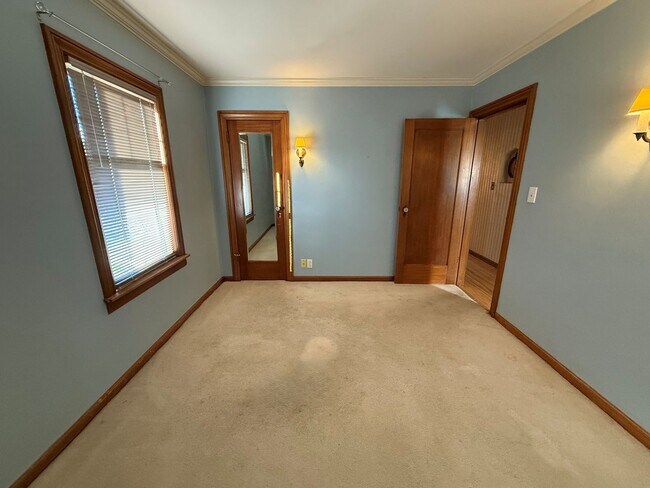 Building Photo - Now renting 3 bedroom House, visit our website at www.stillproperties.com