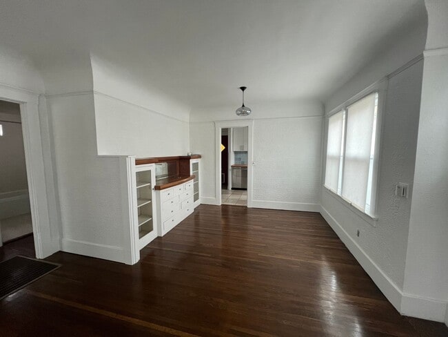 Building Photo - 2 bedroom house for rent