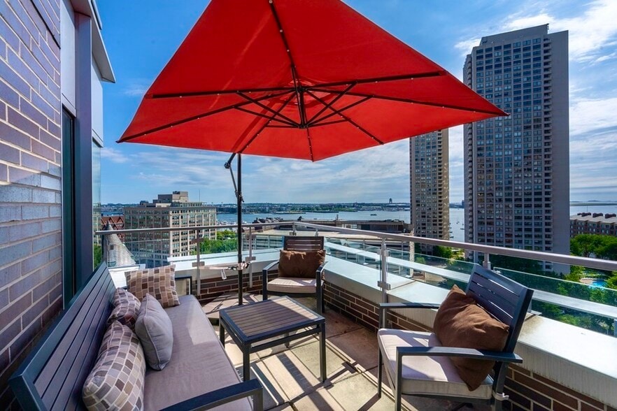 Building Photo - 80 Broad St