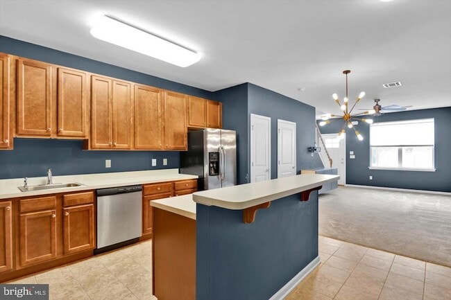 Building Photo - 7 Rowand Way E