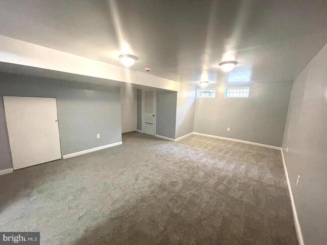 Building Photo - 5028 Roseld Ct