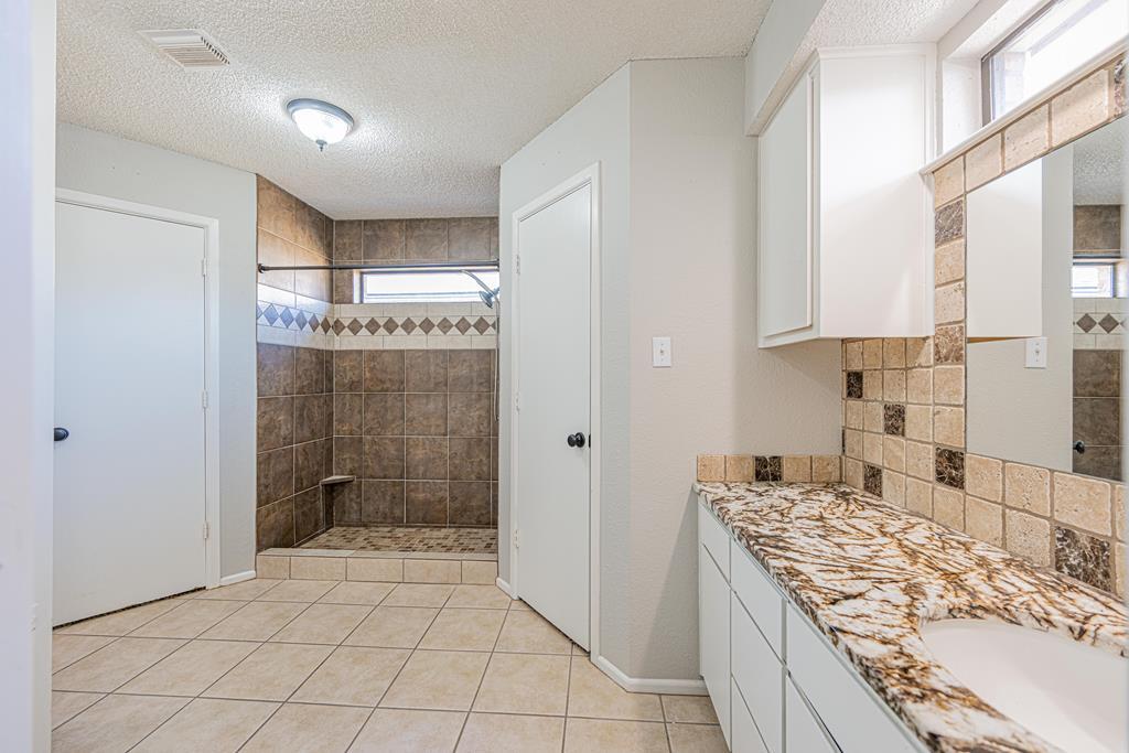 Building Photo - 105 Quail Run