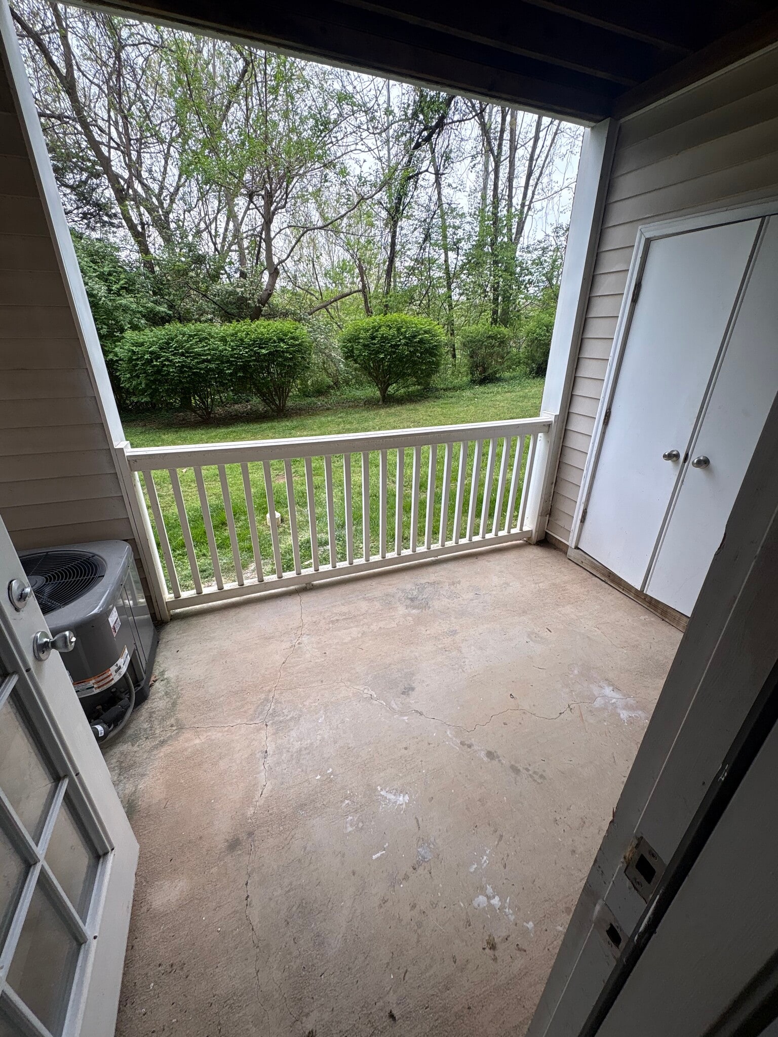 Building Photo - 310 Riverbend Dr