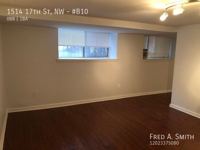 Building Photo - Copley Plaza Studio Available Now