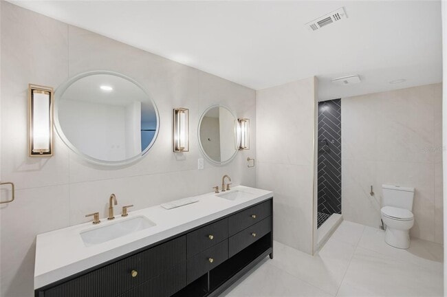 Building Photo - 13025 Village Chase Cir