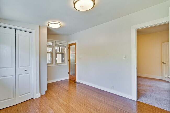 Building Photo - Single Family 3 Bed 2 Bath House in Santa ...