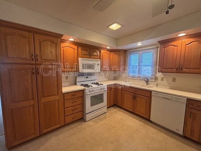 Building Photo - 202 Lody Ln