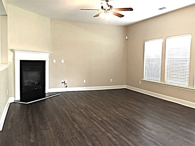 Building Photo - 9007 Seamill Rd
