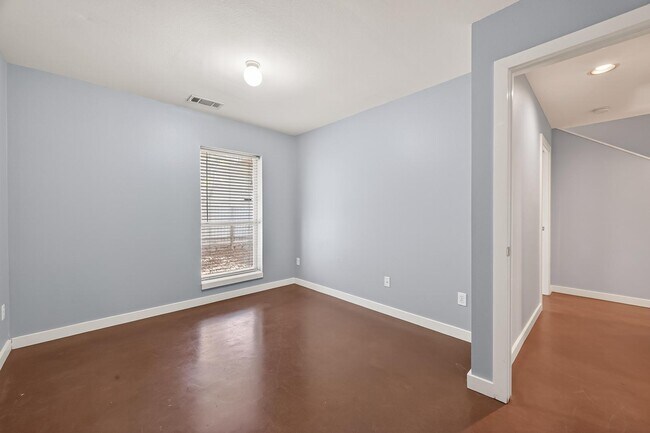 Building Photo - 6911 Yellowstone Way Dr