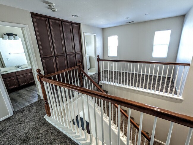 Building Photo - 1406 Mosaic Glen